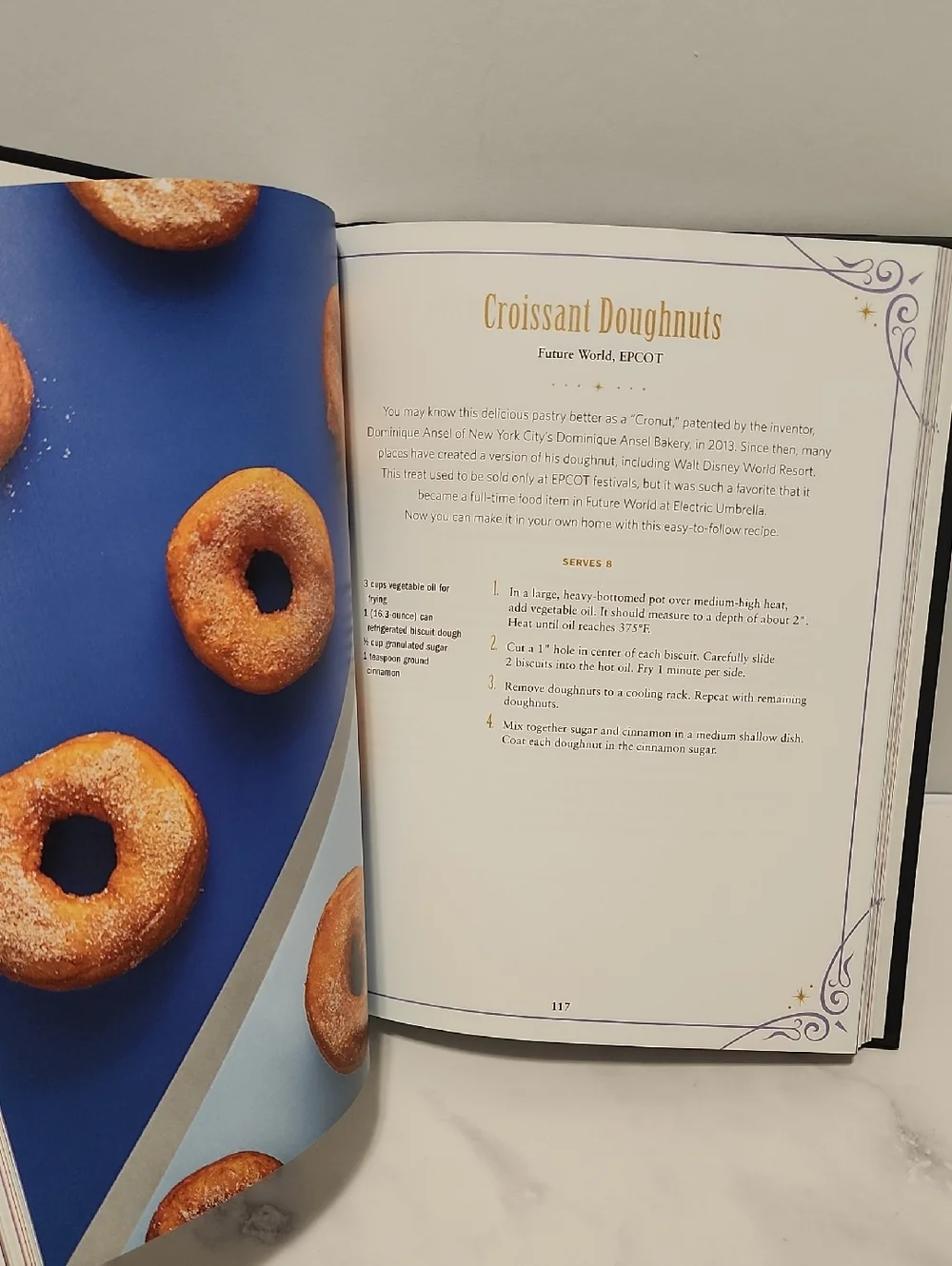 Ashley Craft The Unofficial Disney Parks Cookbook - Navy & Gold